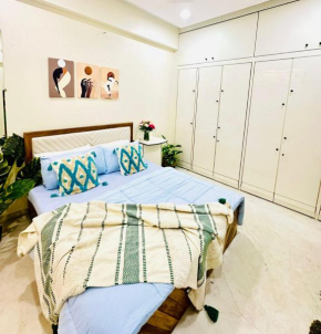 Prime location on Linking Road, Khar West, Mumbai